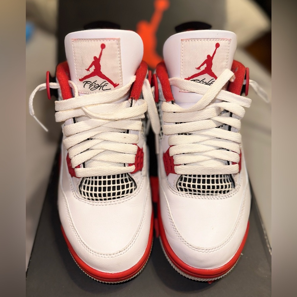 Air Jordan 4 Fire Reds